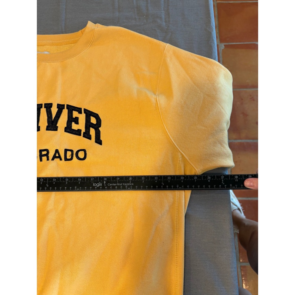 Vineyard Crew Denver Colorado Sweatshirt Mens XL Yellow Pullover Fleece 2120-M - Picture 8 of 10